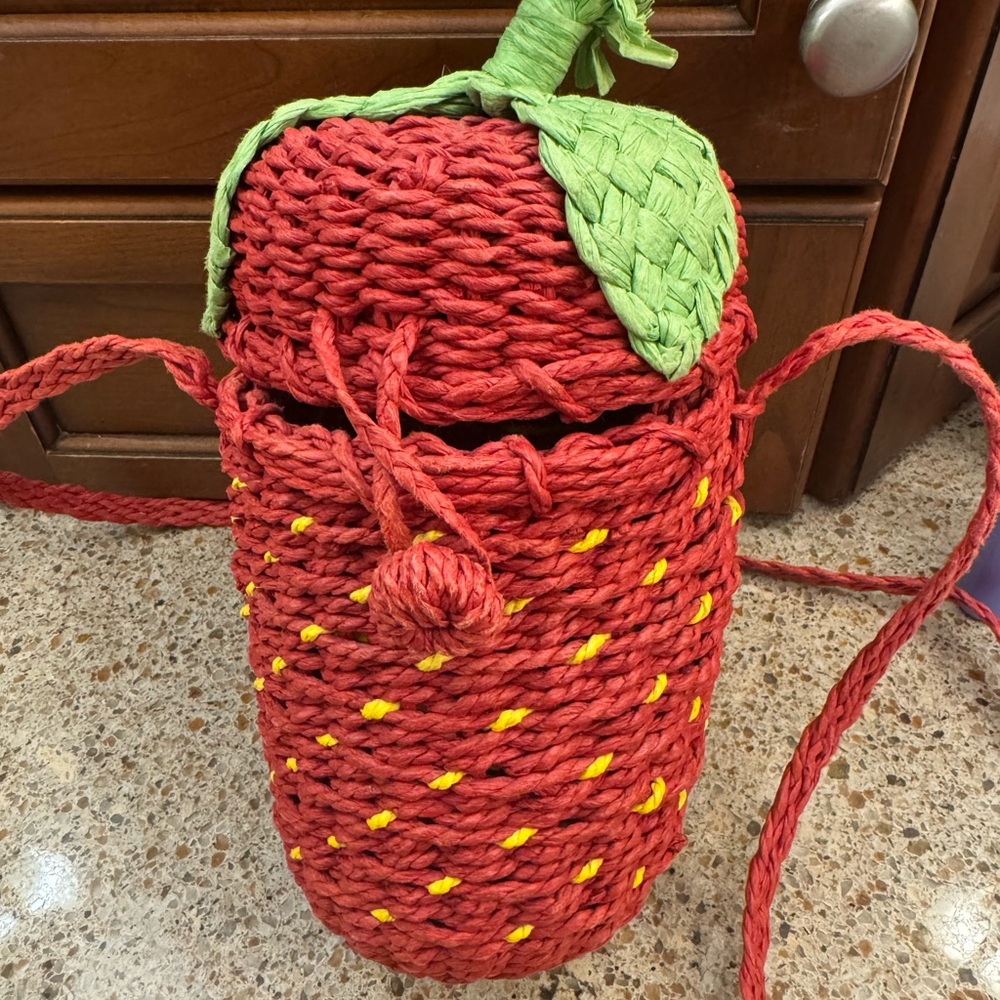 Blushberry  strawberry bucket bag